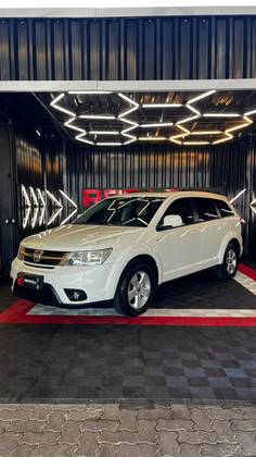 FIAT FREEMONT 2.4 EMOTION 16V GASOLINA 4P AUTOMÁTICO FIAT FREEMONT 2.4 EMOTION 16V GASOLINA 4P AUTOMÁTICO